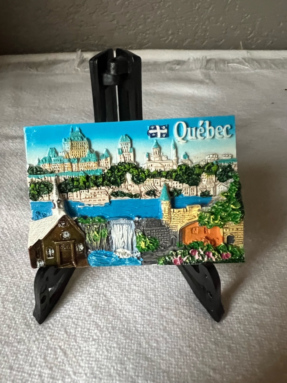 3D souvenir refrigerator magnet featuring landmarks from Québec City, Canada